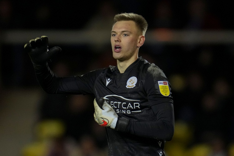 表现出色！对阵拜仁，阿森纳外租门将卡尔-海因贡献8次扑救