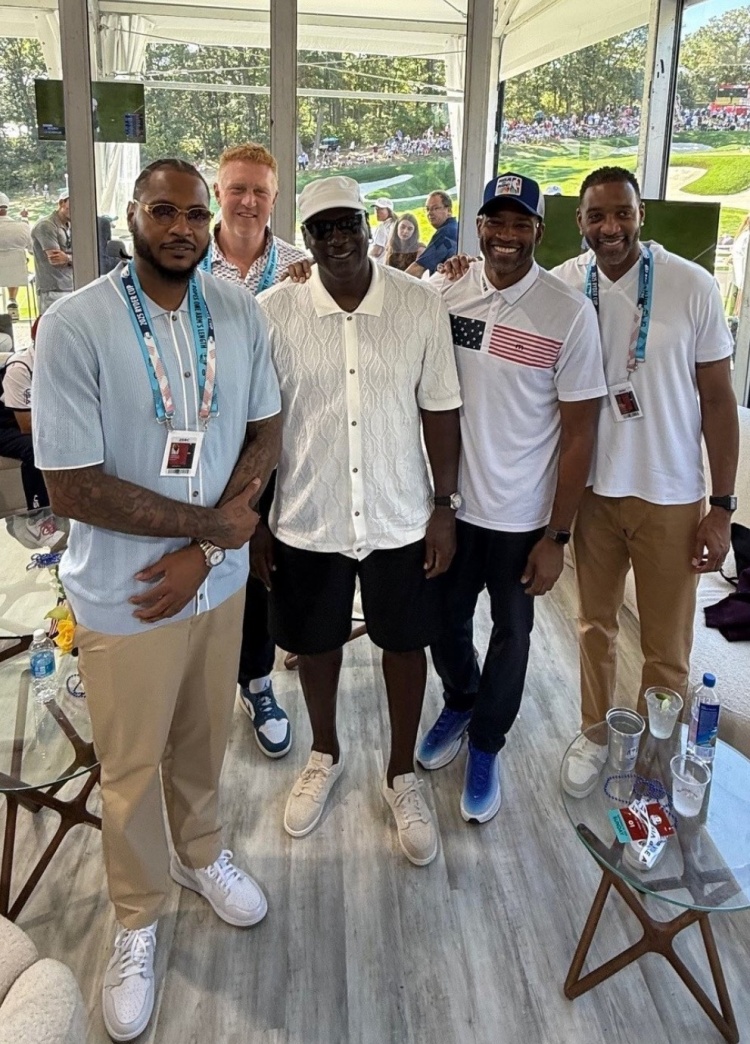 都是大咖！乔丹、安东尼、卡特和麦迪在莱德杯合影留念