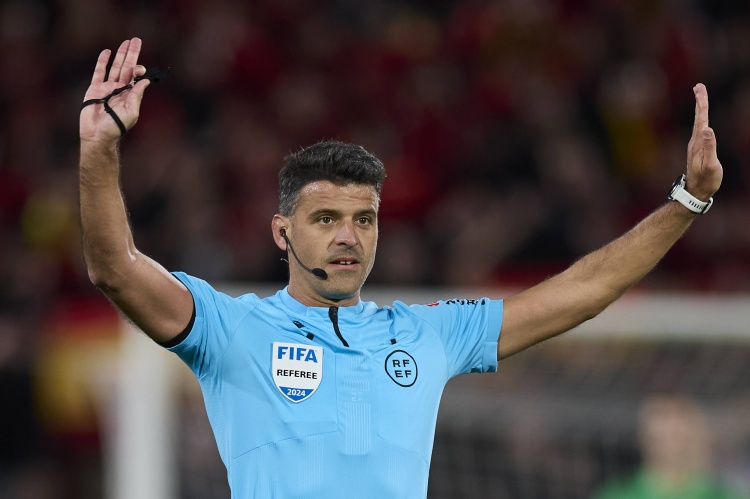 官方公布欧冠曼城vs摩纳哥裁判组：西班牙名哨曼萨诺主裁