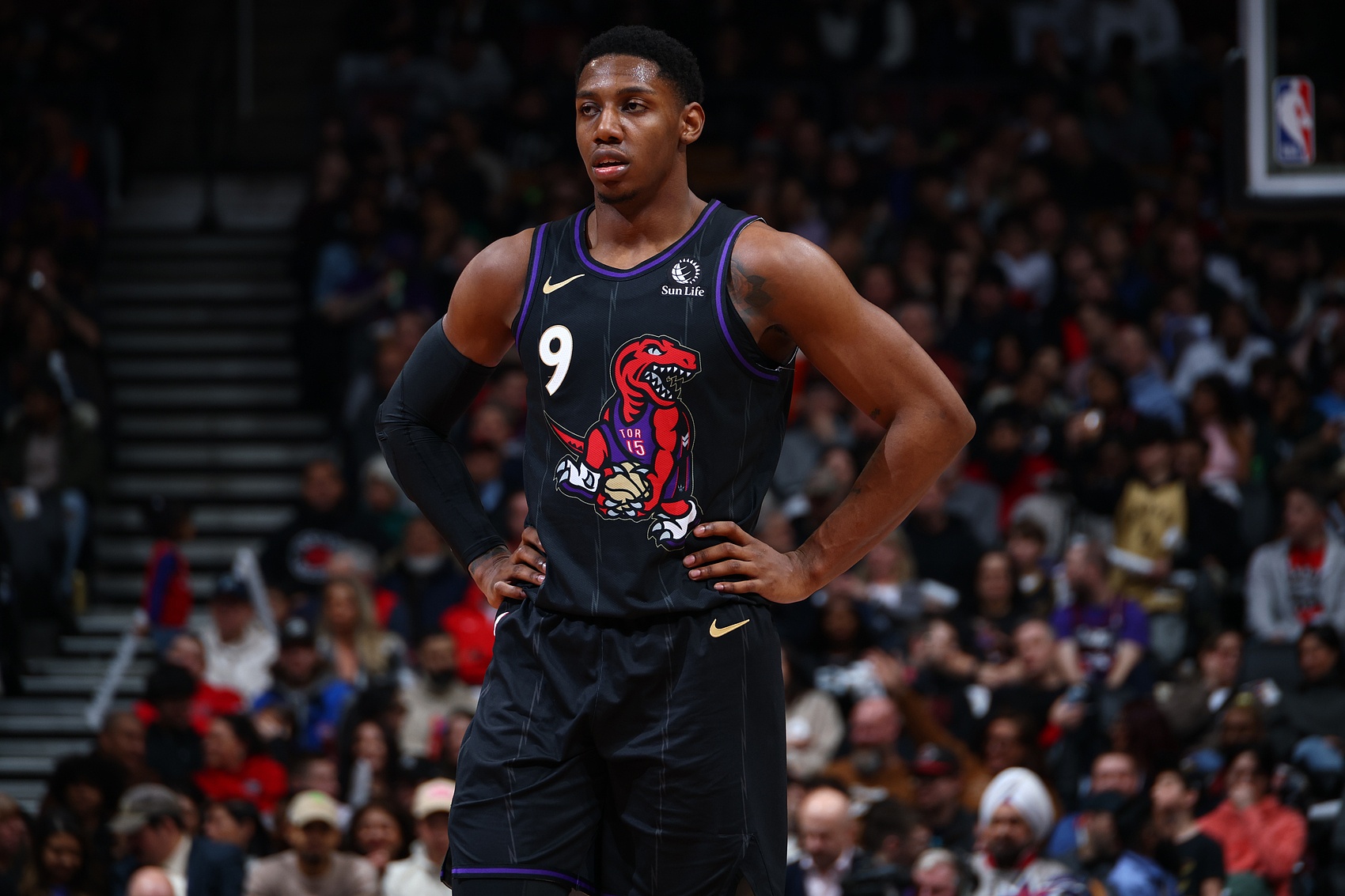 巴雷特谈目标：赢更多比赛打进季后赛 向总冠军发起冲击