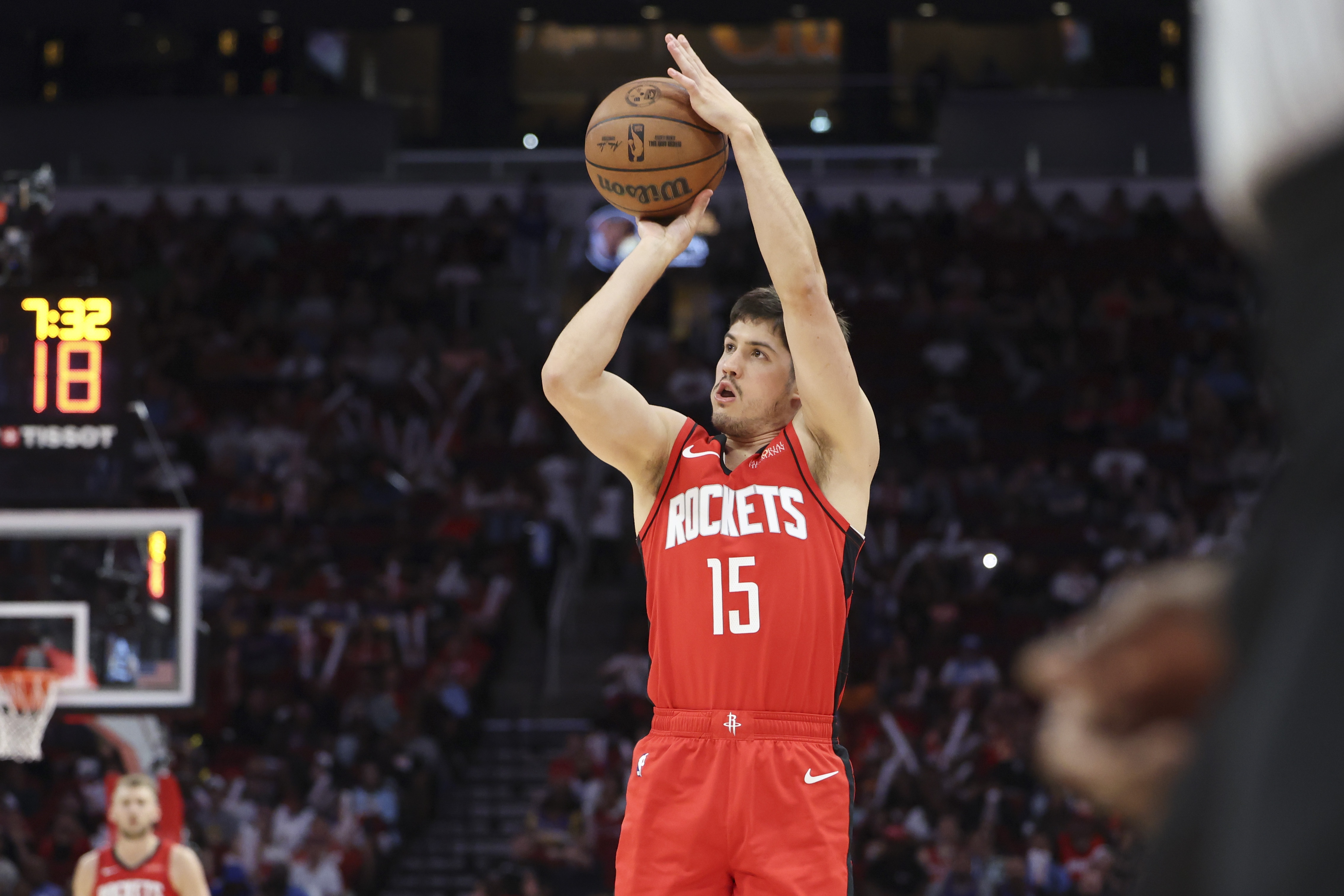 阿门：谢泼德今夏练防守下了苦功夫 期待他新赛季更多发挥