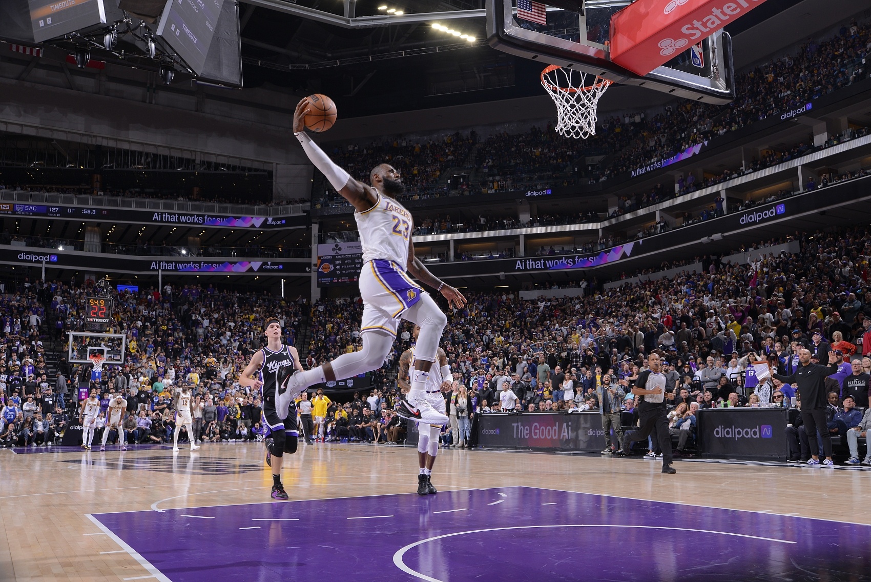 书豪谈打手打到老詹手腕：那肌肉太强壮了 感觉打到一块大石头上