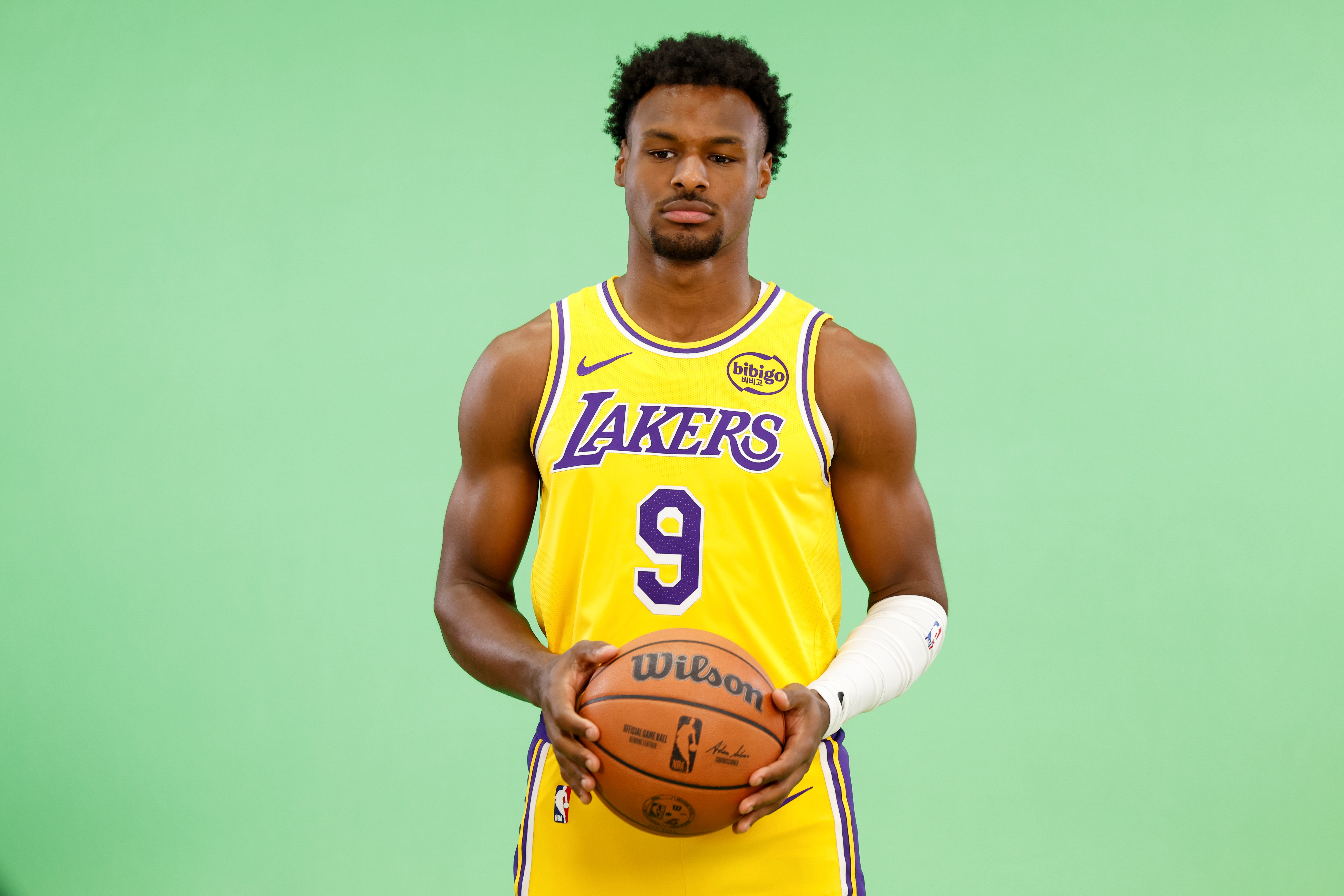 即将开启第二个NBA赛季！布朗尼21岁生日快乐！🎂