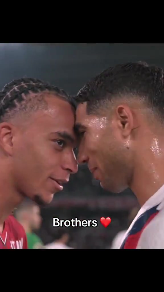 亲如长兄！小姆巴佩赛后与阿什拉夫碰头“顶牛”