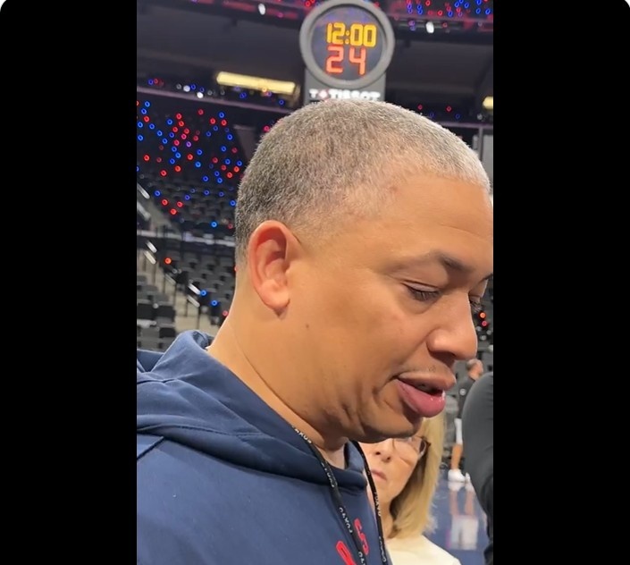 卢：比尔对抗训练状态不错移动也很出色 看到他的表现感觉很棒