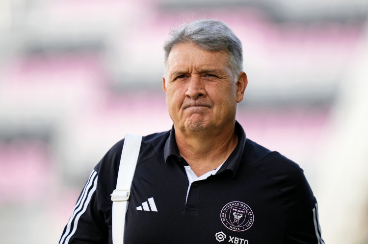 记者：洛杉矶FC有意邀请马蒂诺执教，他曾赢得常规赛+季后赛冠军