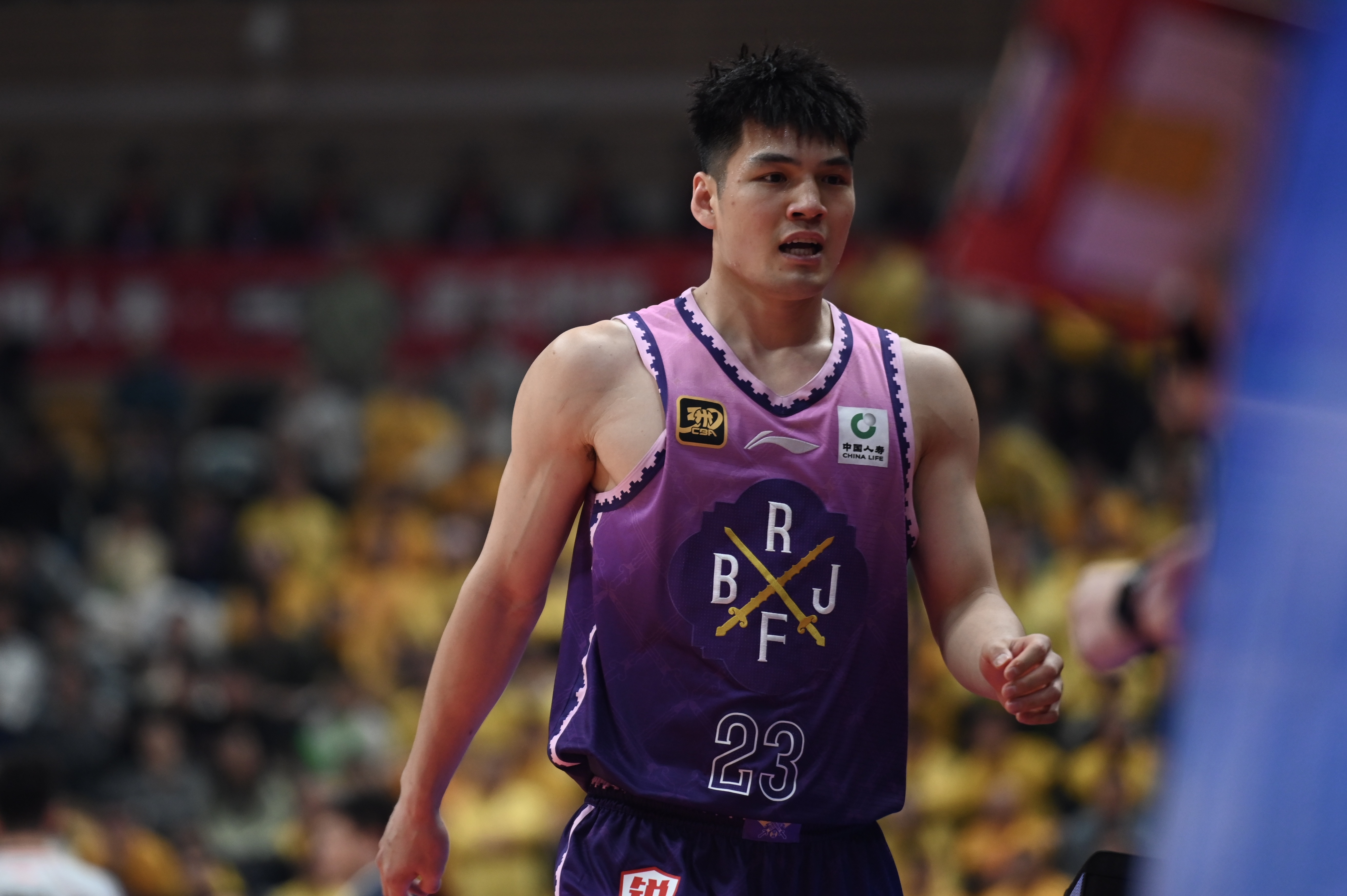 敢打敢拼！陈国豪面对马刺6中3砍下13分 3前场板&罚球7中6