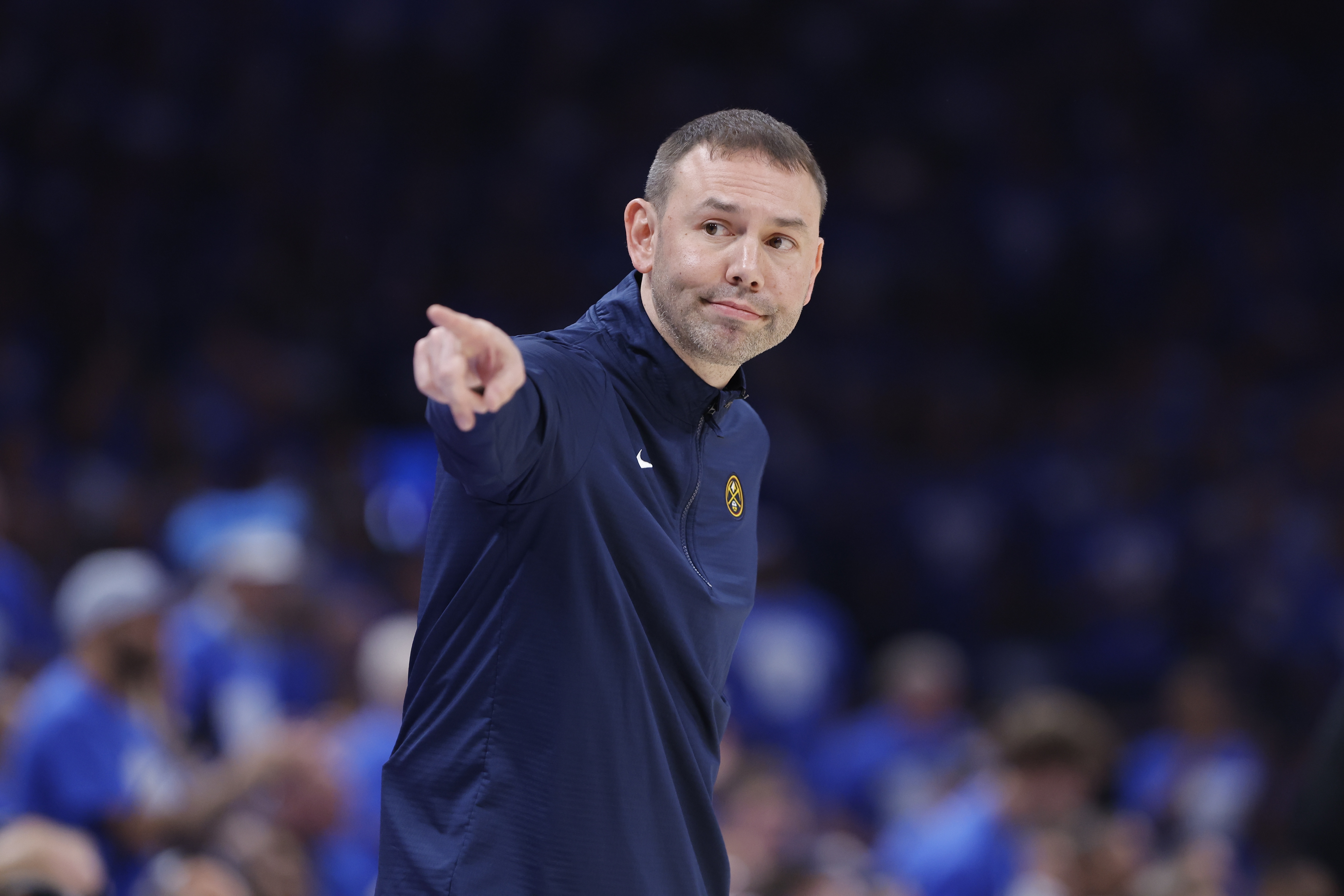 阿德尔曼：希望球队防守有所提升 用更强的身体对抗打出防守强度