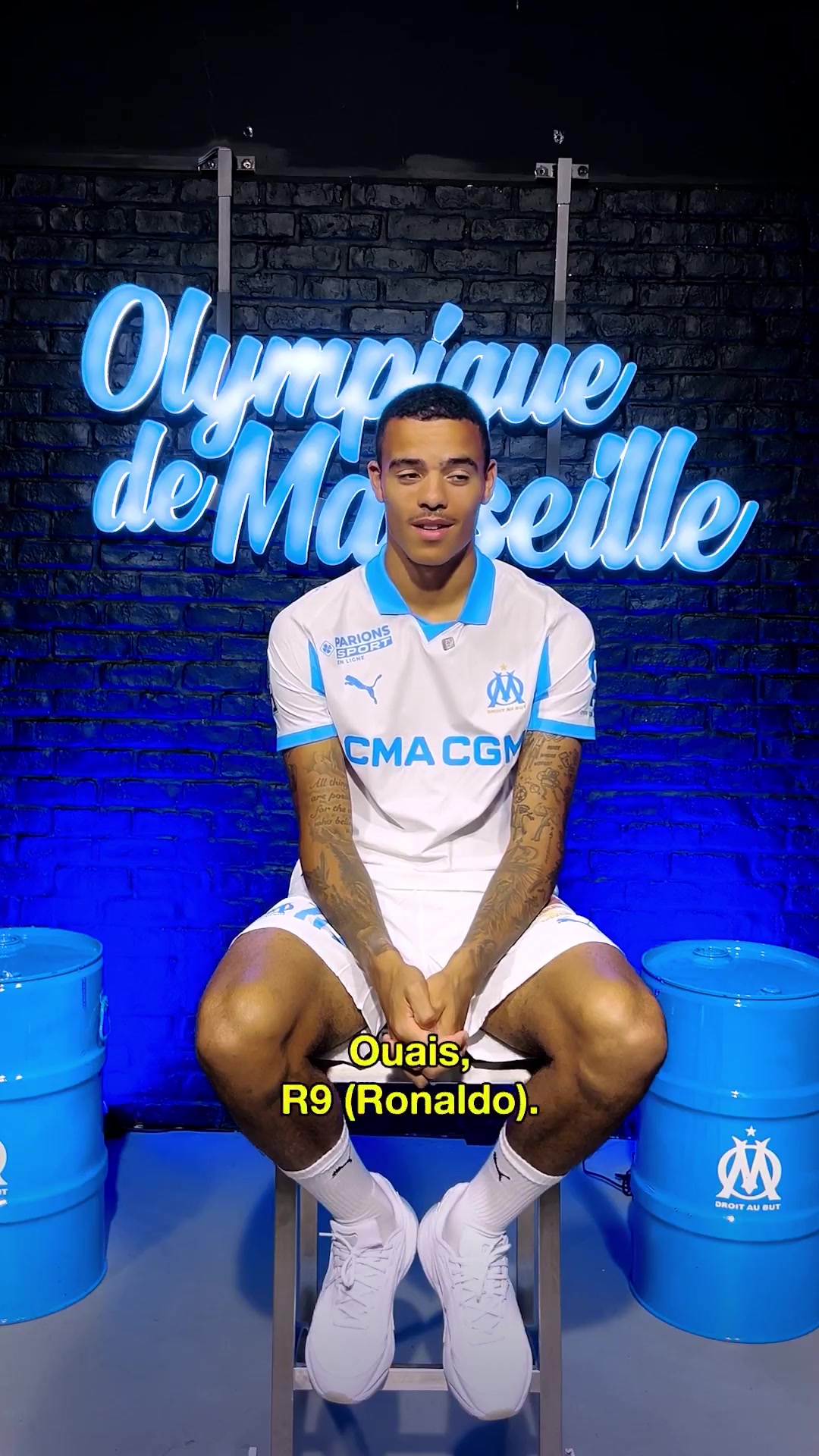 格林伍德二选一：最终对决梅西>C罗，梅西是史上最佳球员