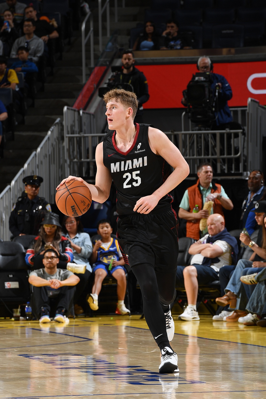 韦尔：亚库乔尼斯是个传球第一的控卫 我们能建立起绝佳化学反应