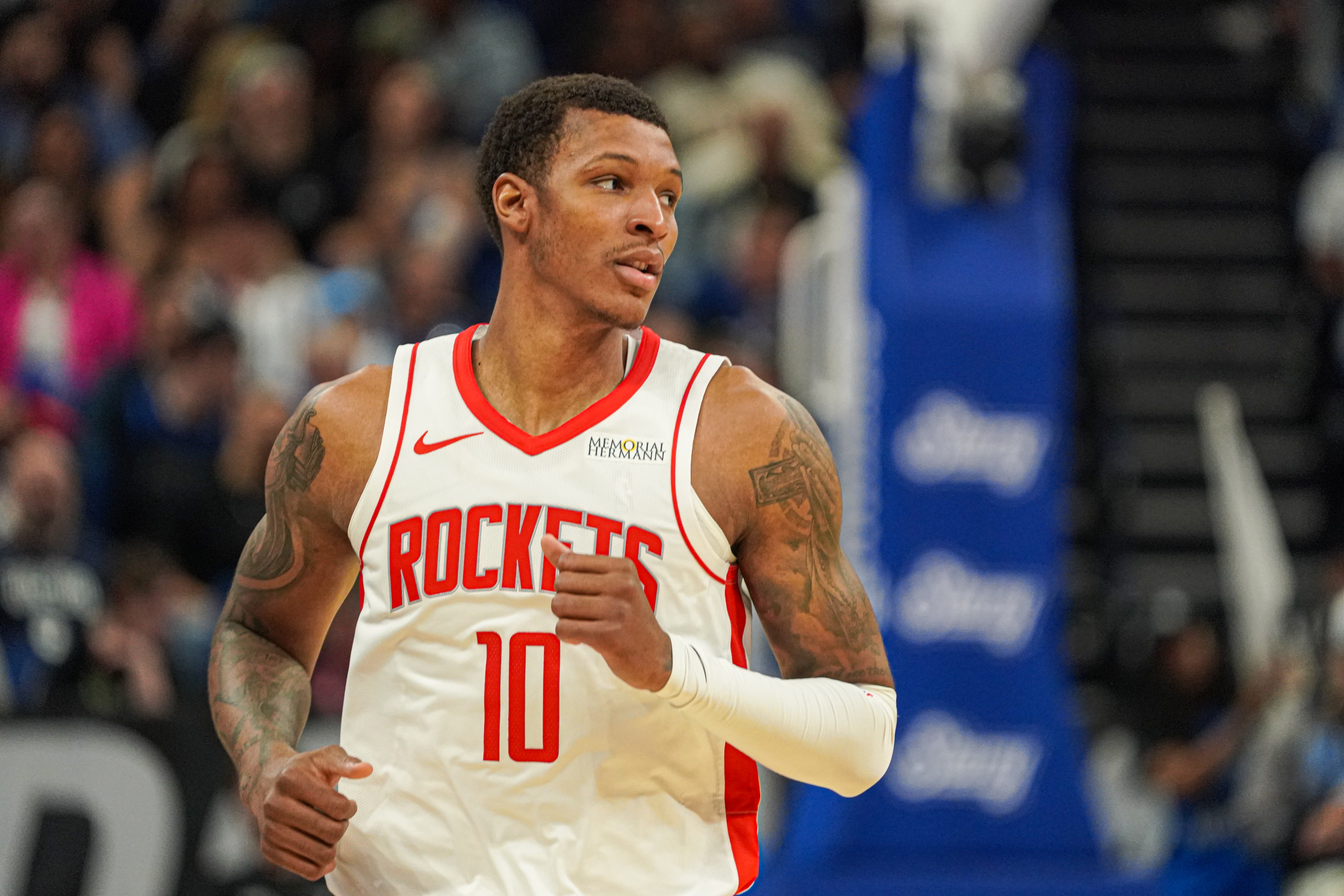 小贾巴里前两场季前赛场均13.5分4.5板 命中率52.6% 三分55.6%