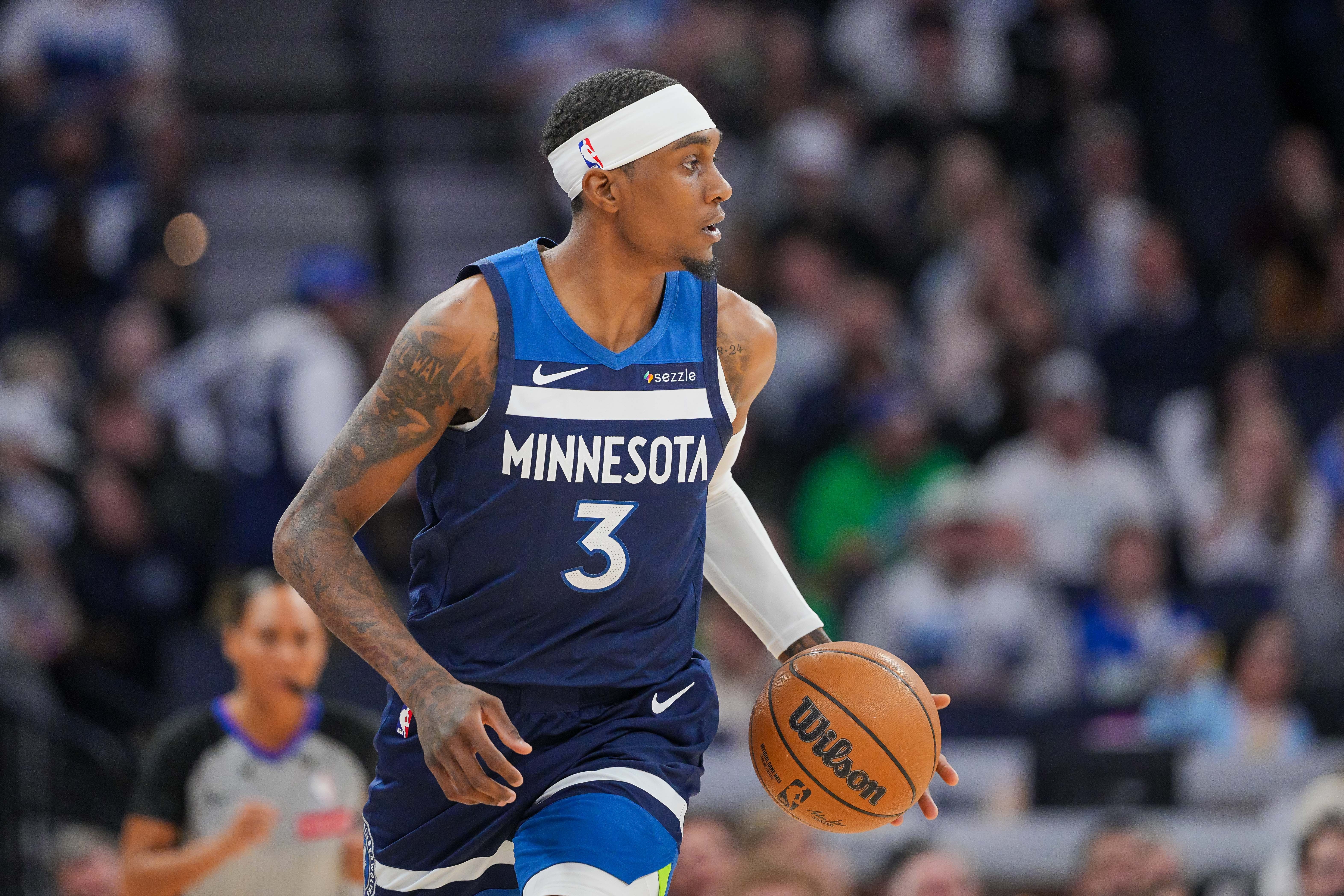 麦丹谈垃圾话风格：通常就是小声嘀咕几句 没恶意只是开玩笑罢了