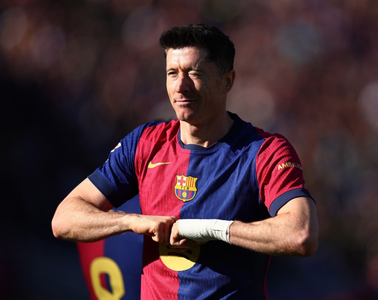 马卡电台：37岁莱万季末离队基本板上钉钉，巴萨和球员同意不续约