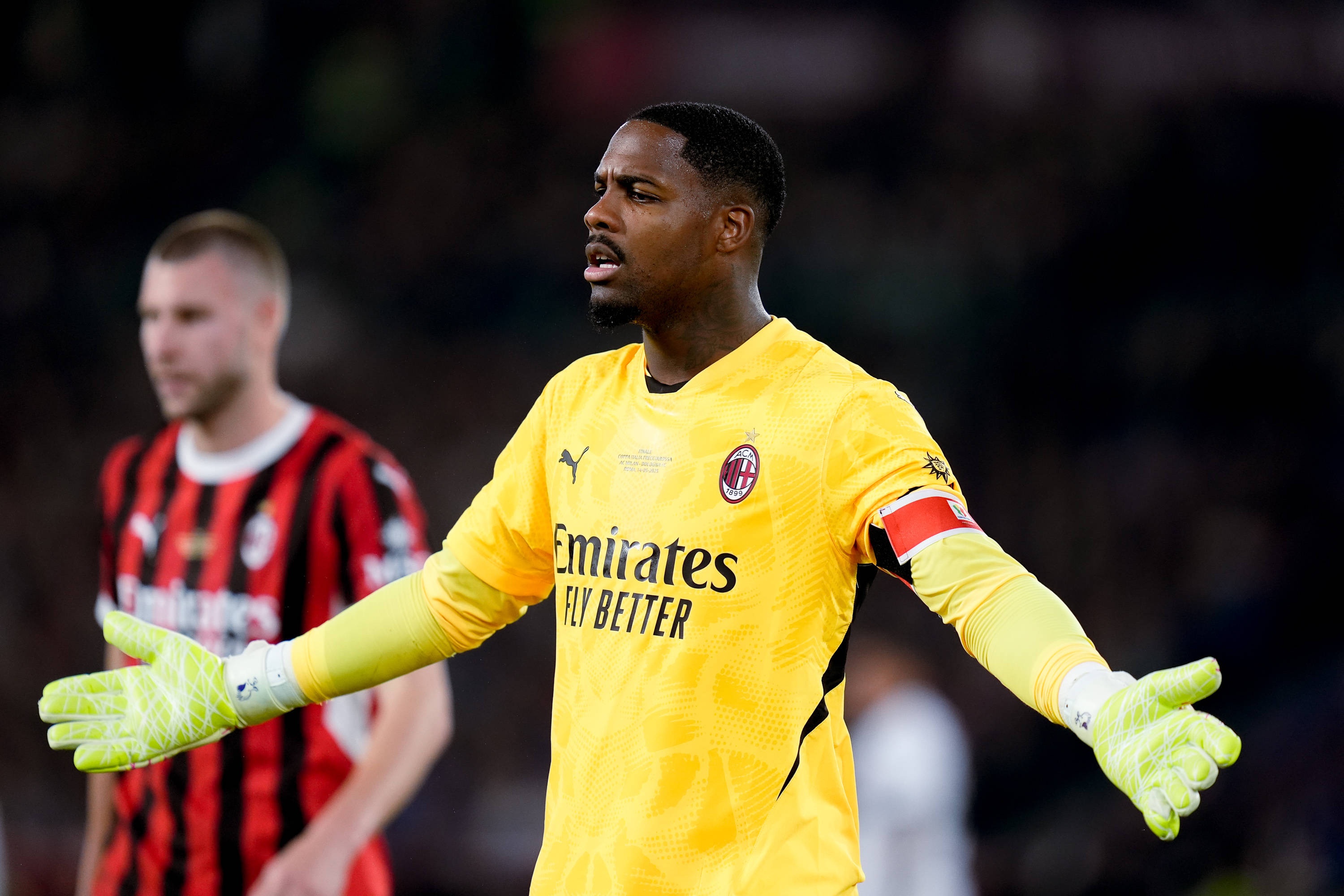 意媒：迈尼昂对米兰高层感到失望，承诺加薪又反悔，尤文不会签他