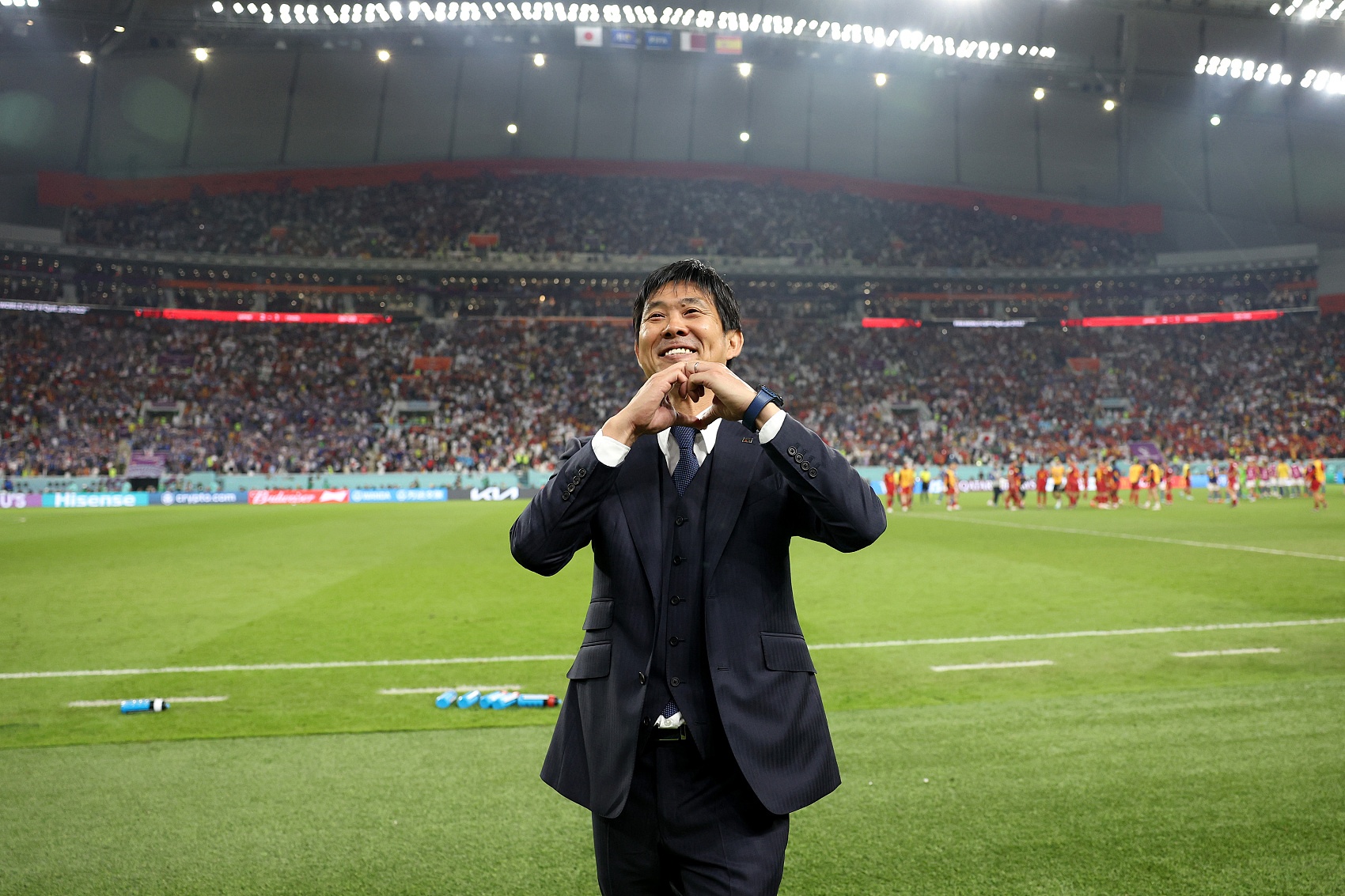 有能名将，日媒：森保一赛后发布会长达47分钟，离开时向记者比心