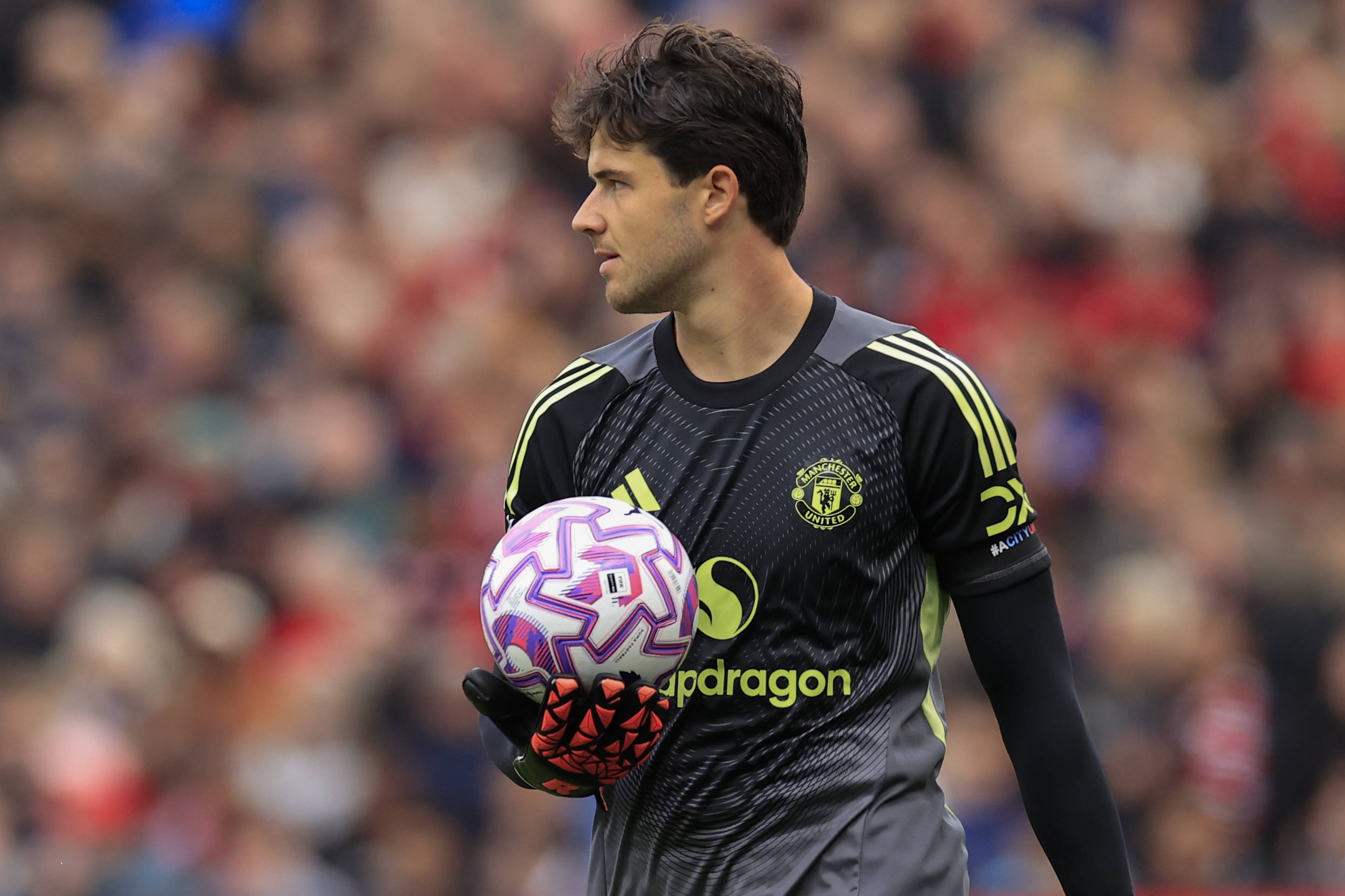 库尔图瓦建议拉门斯：站在kop看台前时，要给主场球迷鼓掌